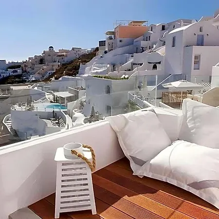 Armeni Village Oia (Santorini)
