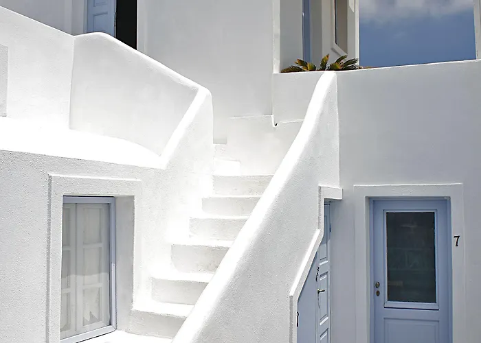 قرية أرميني فندق